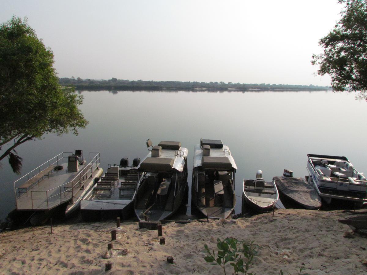 קטימה מולילו Caprivi Houseboat Safari Lodge מראה חיצוני תמונה